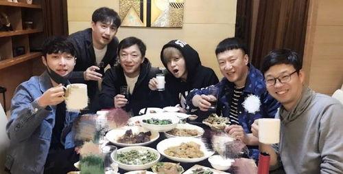 娱乐吃瓜酱深夜回家