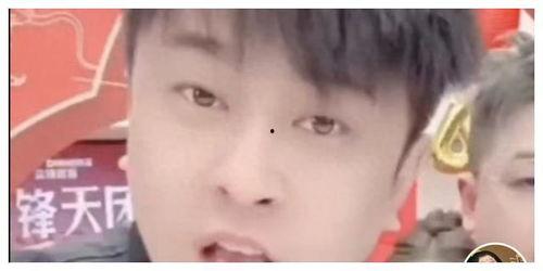 娱乐吃瓜博主看谁直播的,揭秘谁直播最火