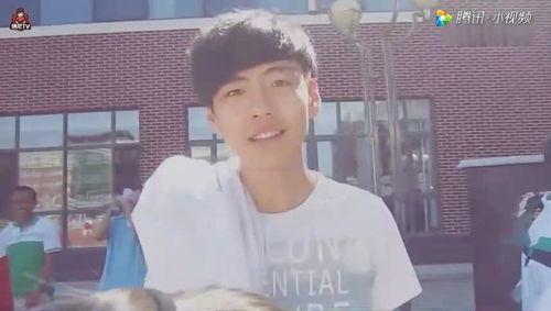 毕雯珺吃瓜娱乐视频,揭秘明星幕后趣事